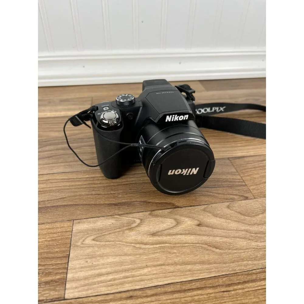 Nikon COOLPIX P90 12.1 MP Digital Camera (Tested) No Charger